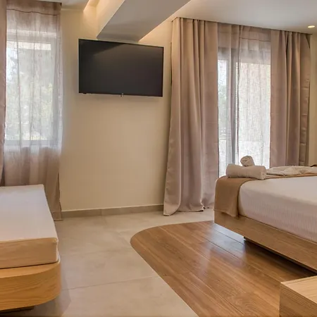 Sandy Seaside 4*