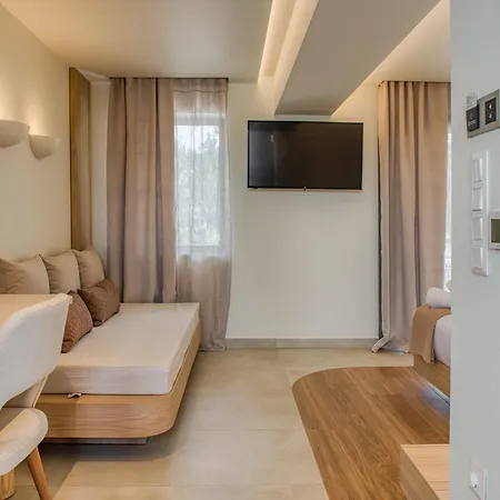 Sandy Seaside 4*