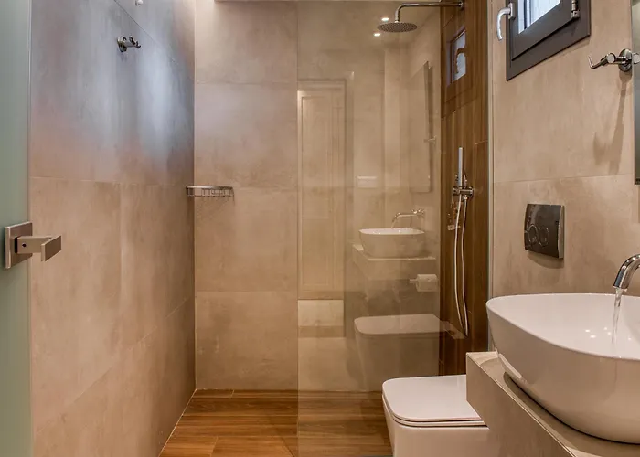 Sandy Seaside Aparthotel Flogita