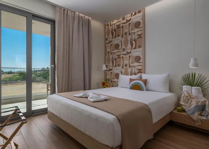 Sandy Seaside Aparthotel 4*