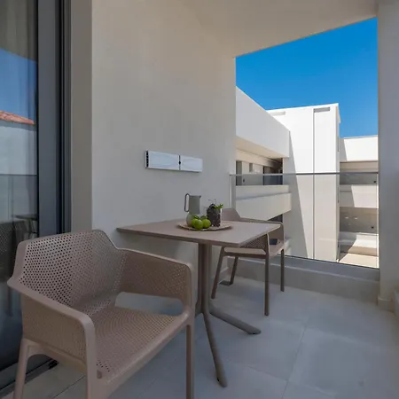 Aparthotel Sandy Seaside 4*