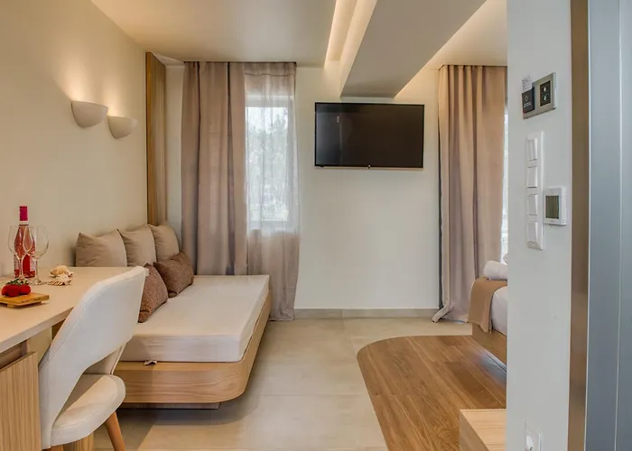 Sandy Seaside 4*